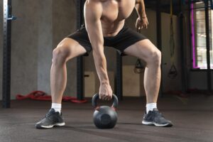 close-up-man-doing-crossfit-workout